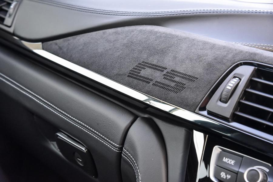 Детали интерьера BMW M4 CS (F82) 2017 года  (ZA) (фото 3 из 28)